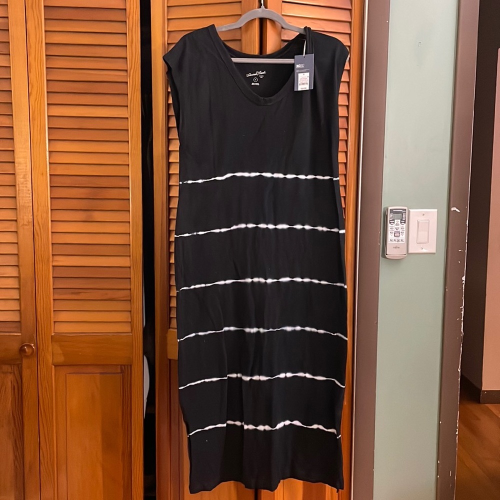 Black and tie dye cover up